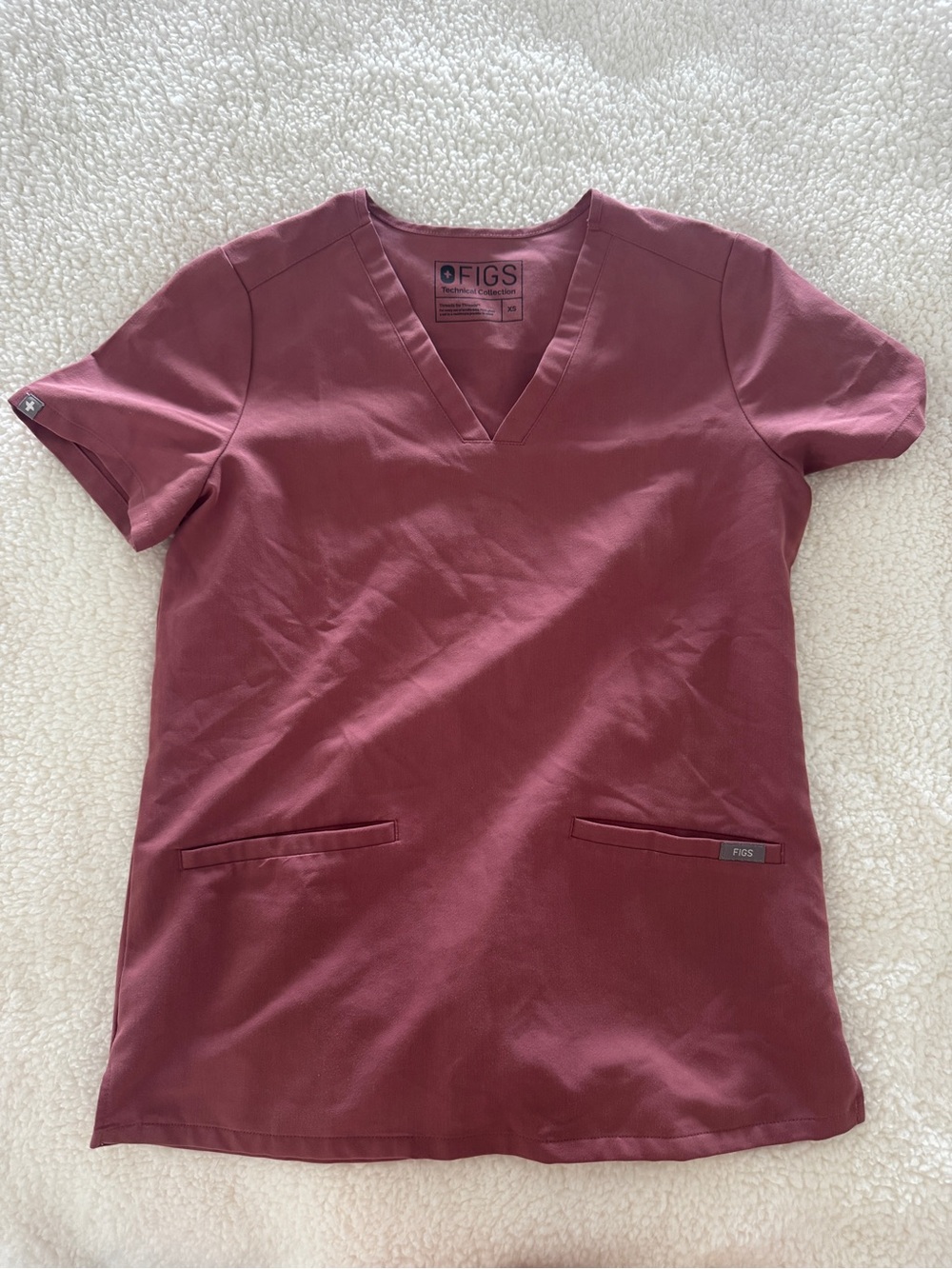 FIGS Women's V-Neck Scrub Top in Mauve